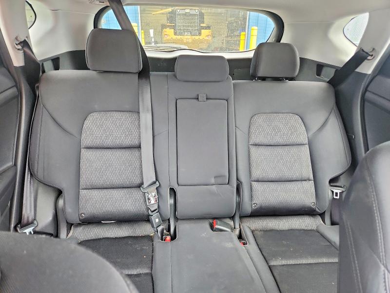 Photo 10 from auction – 2017 HYUNDAI TUCSON with VIN KM8J3CA42HU284813