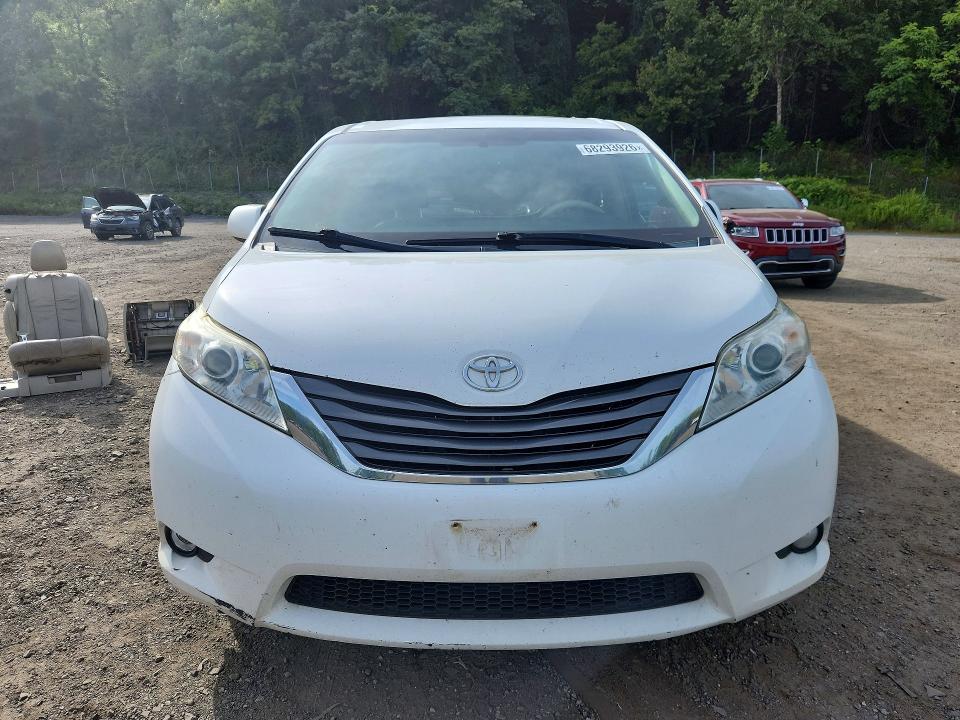 Photo 5 from auction – 2012 TOYOTA SIENNA with VIN 5TDYK3DC4CS223808