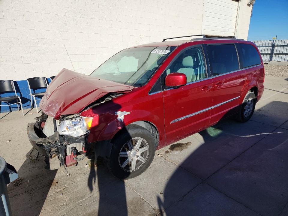 CHRYSLER TOWN & COUNTRY 2013 с VIN 2C4RC1BGXDR518689 - Снимка от търг