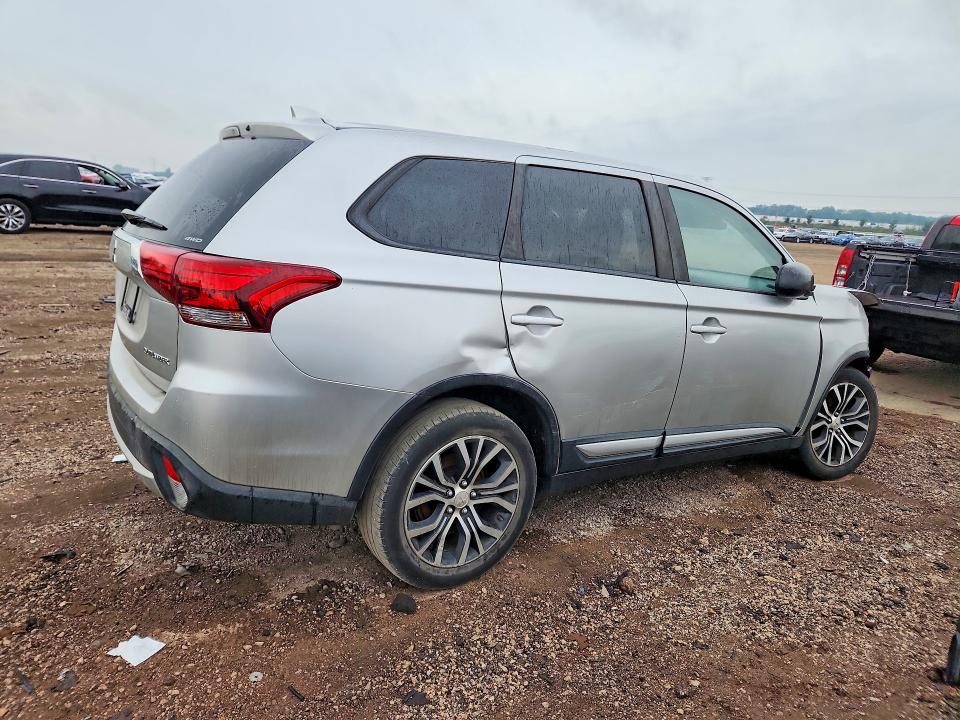 Photo 3 from auction – 2018 MITSUBISHI OUTLANDER with VIN JA4AZ3A33JZ057191