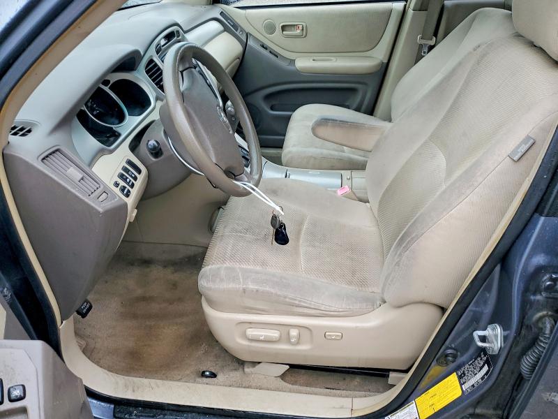 Photo 7 from auction – 2004 TOYOTA HIGHLANDER with VIN JTEEP21A540056361