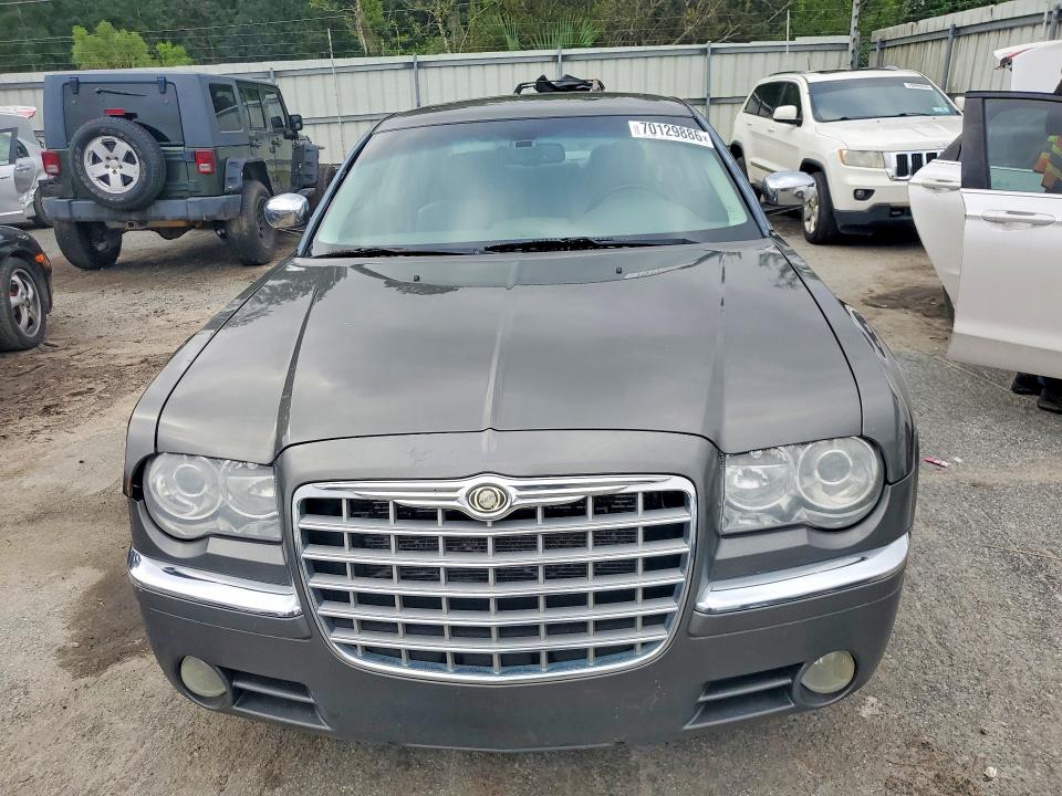 Photo 5 from auction – 2009 CHRYSLER 300 with VIN 2C3LK33V39H560947