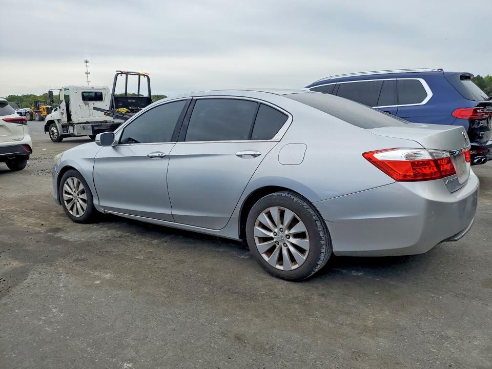 Photo 2 from auction – 2014 HONDA ACCORD with VIN 1HGCR2F85EA258898