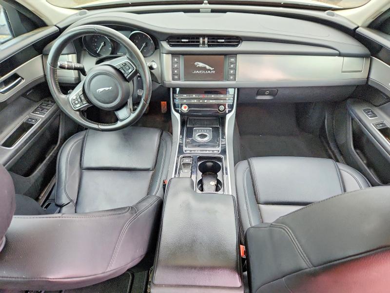 Photo 8 from auction – 2018 JAGUAR XF with VIN SAJBR4FX1JCY69492