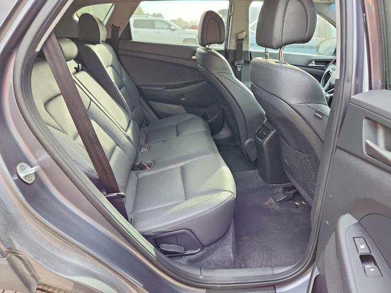 Photo 11 from auction – 2018 HYUNDAI TUCSON with VIN KM8J3CA29JU634894