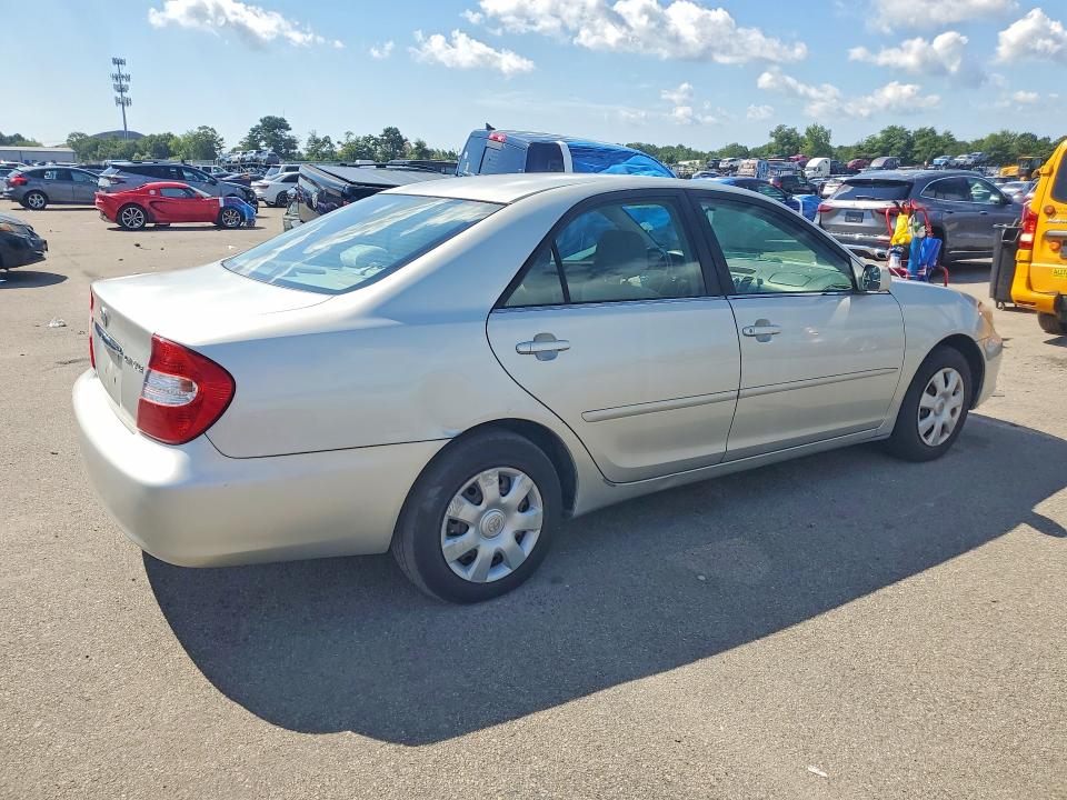 Photo 3 from auction – 2002 TOYOTA CAMRY with VIN 4T1BE32K72U111713