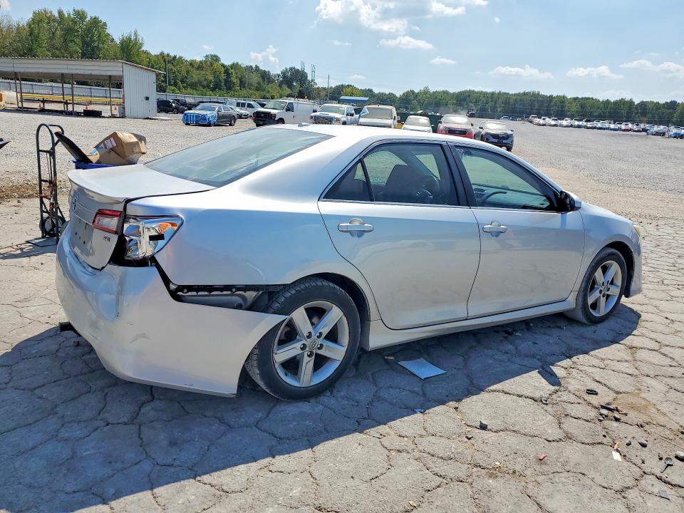 Снимка 3 от търг – 2014 TOYOTA CAMRY с VIN 4T1BF1FK9EU855717