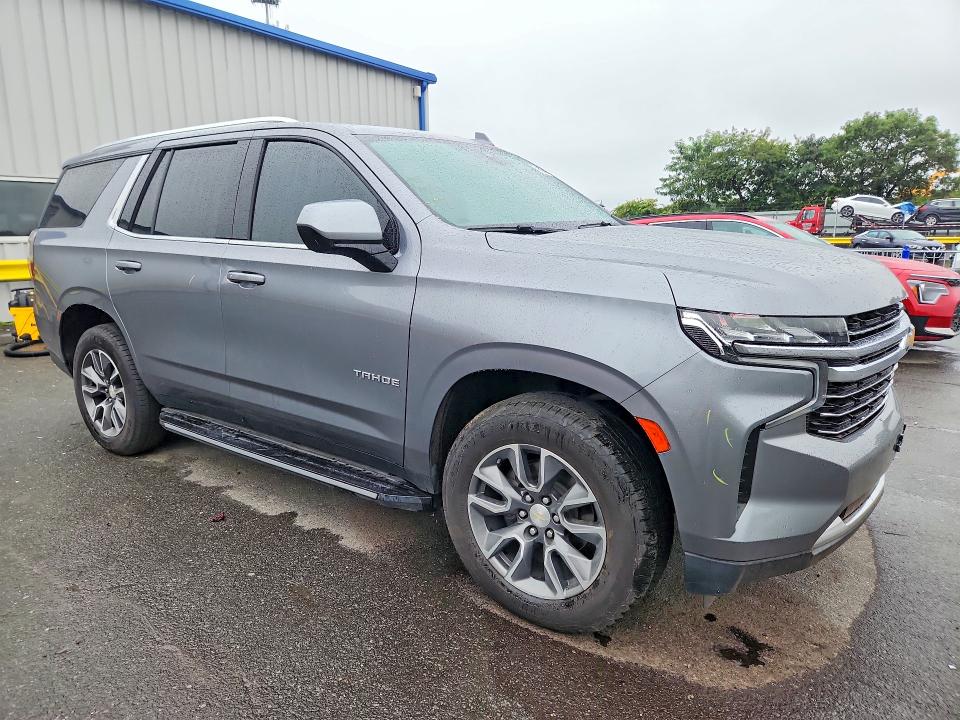 Photo 4 from auction – 2021 CHEVROLET TAHOE with VIN 1GNSCNKD5MR227478