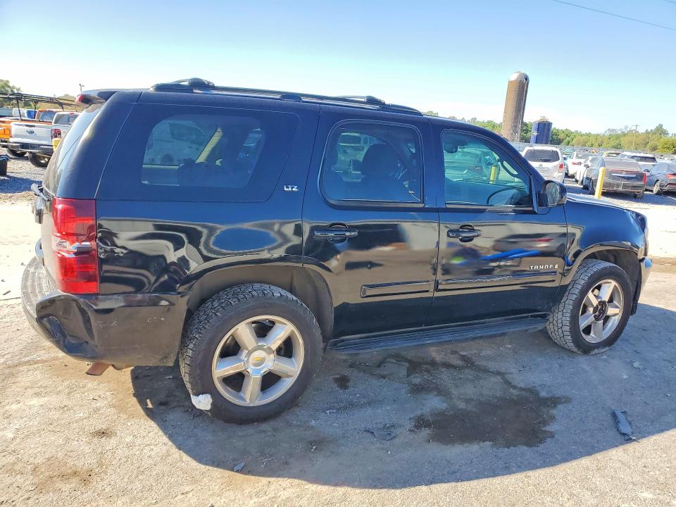 Photo 3 from auction – 2007 CHEVROLET TAHOE with VIN 1GNFK13097J136791