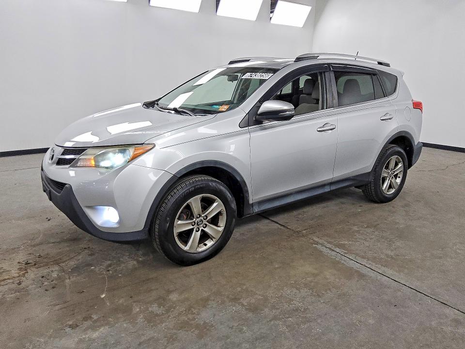 TOYOTA RAV4 2015 with VIN 2T3WFREV5FW131673 - Photo from auction