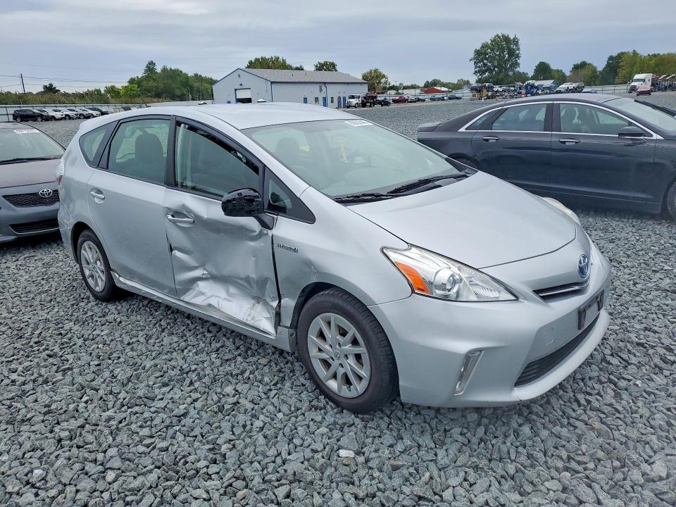 Photo 4 from auction – 2013 TOYOTA PRIUS V with VIN JTDZN3EU2D3276769