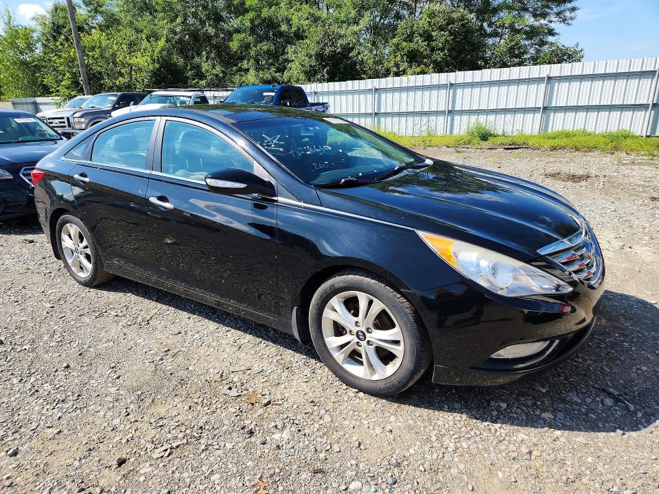 Photo 4 from auction – 2013 HYUNDAI SONATA with VIN 5NPEC4AC3DH704313
