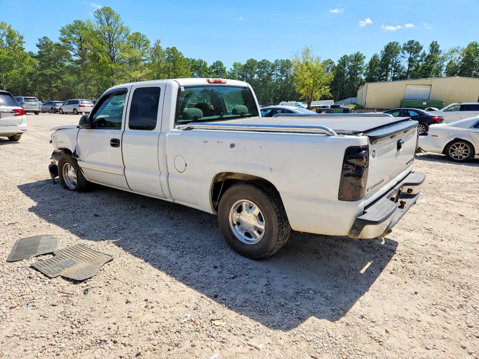 Photo 2 from auction – 2003 CHEVROLET SILVERADO with VIN 2GCEC19V531110035