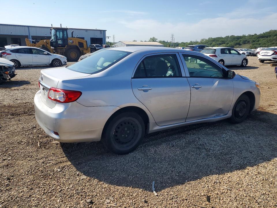 Photo 3 from auction – 2011 TOYOTA COROLLA with VIN 2T1BU4EE4BC711833