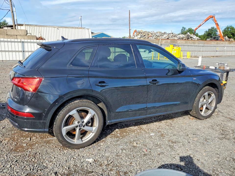 Снимка 3 от търг – 2020 AUDI Q5 с VIN WA1ENAFY1L2094192