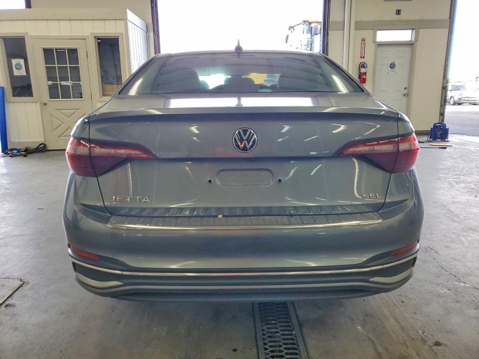 Photo 6 from auction – 2024 VOLKSWAGEN JETTA with VIN 3VWGM7BU0RM055891