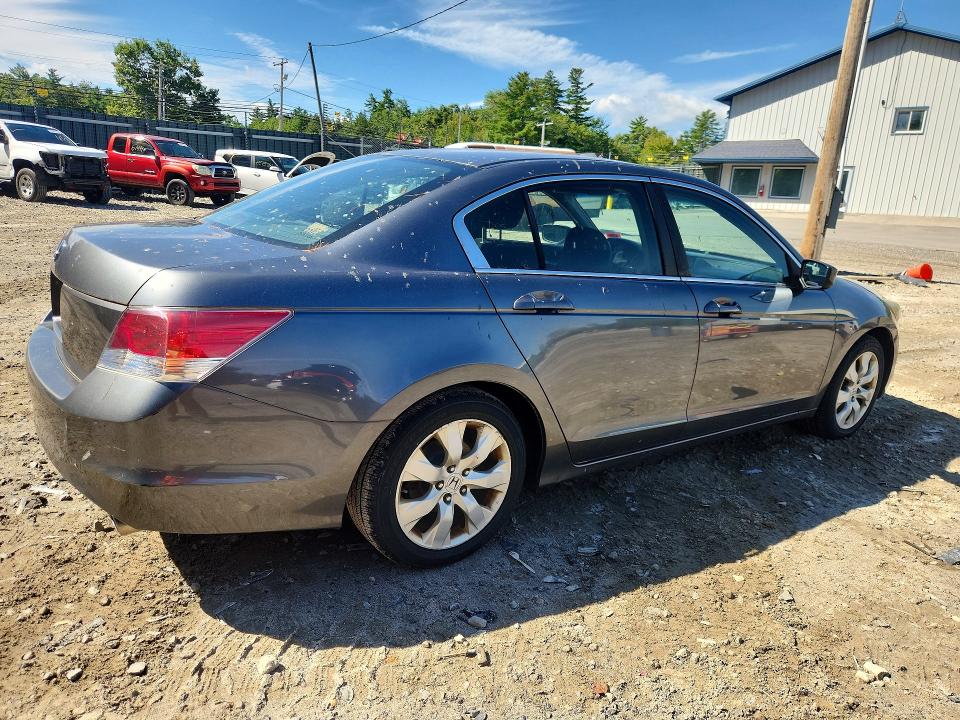 Photo 3 from auction – 2010 HONDA ACCORD with VIN 1HGCP2F70AA002403