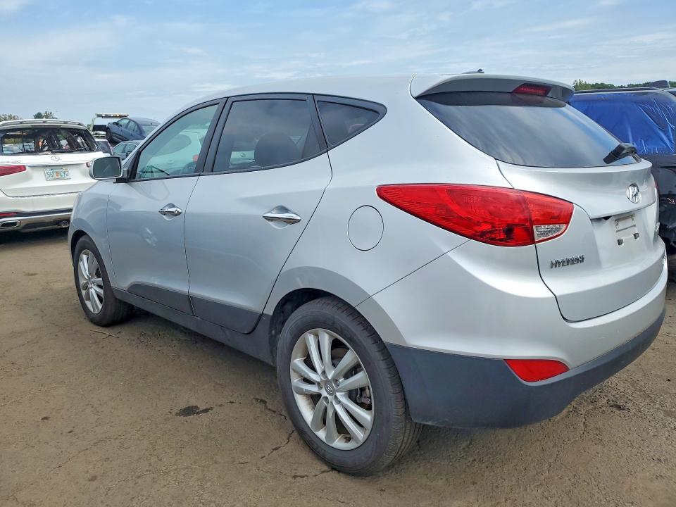 Photo 2 from auction – 2010 HYUNDAI TUCSON with VIN KM8JUCAC3AU024883