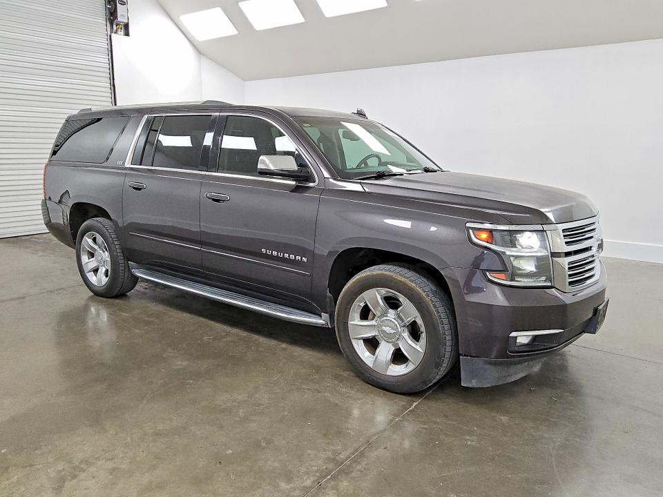 Photo 4 from auction – 2016 CHEVROLET SUBURBAN with VIN 1GNSCJKC7GR248496