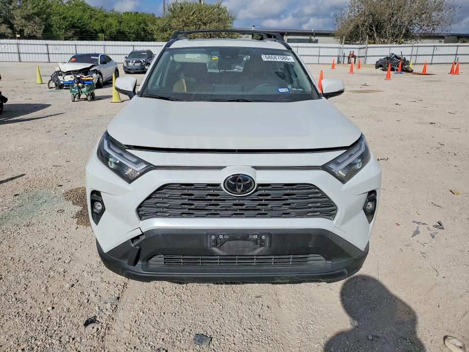 Photo 5 from auction – 2023 TOYOTA RAV4 with VIN JTMC1RFV2PD101710