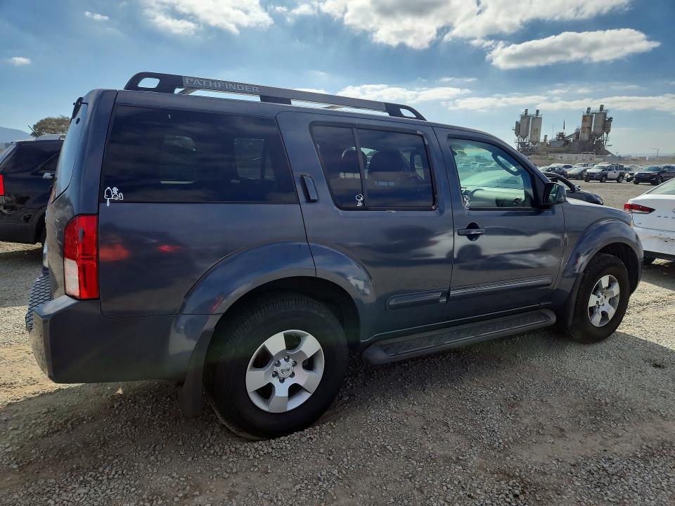 Снимка 3 от търг – 2005 NISSAN PATHFINDER с VIN 5N1AR18U15C744215