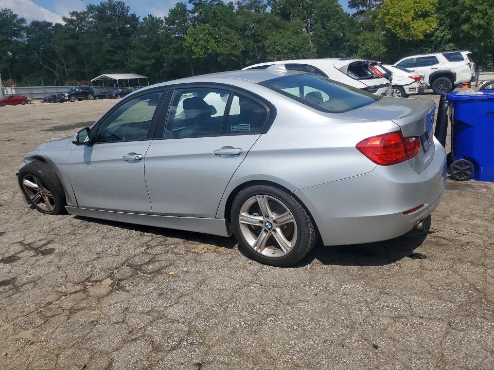Снимка 2 от търг – 2014 BMW 320 с VIN WBA3B1C57EP679118