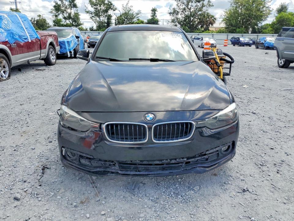 Foto 5 de la subasta – 2016 BMW 328 con VIN WBA8E9C53GK646905