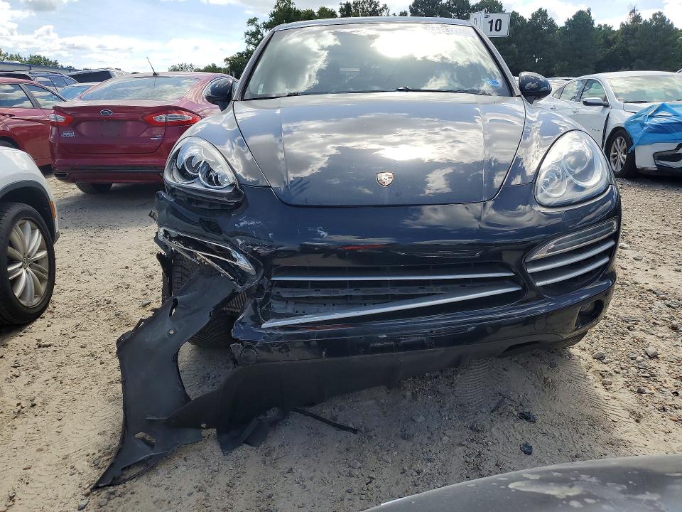 Снимка 5 от търг – 2014 PORSCHE CAYENNE с VIN WP1AF2A23ELA44108