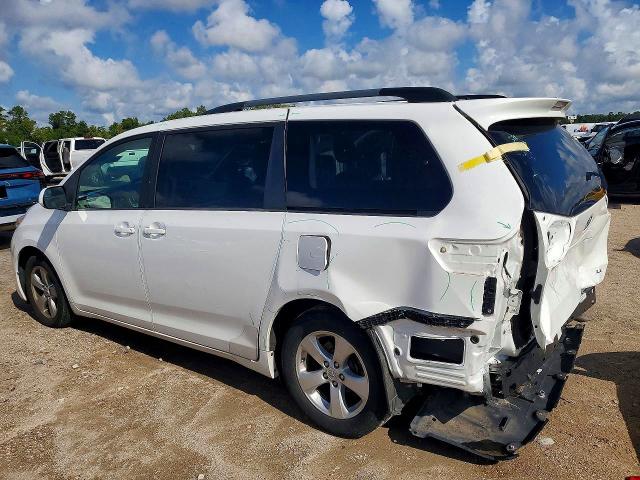 Photo 2 from auction – 2015 TOYOTA SIENNA with VIN 5TDKK3DC0FS667441
