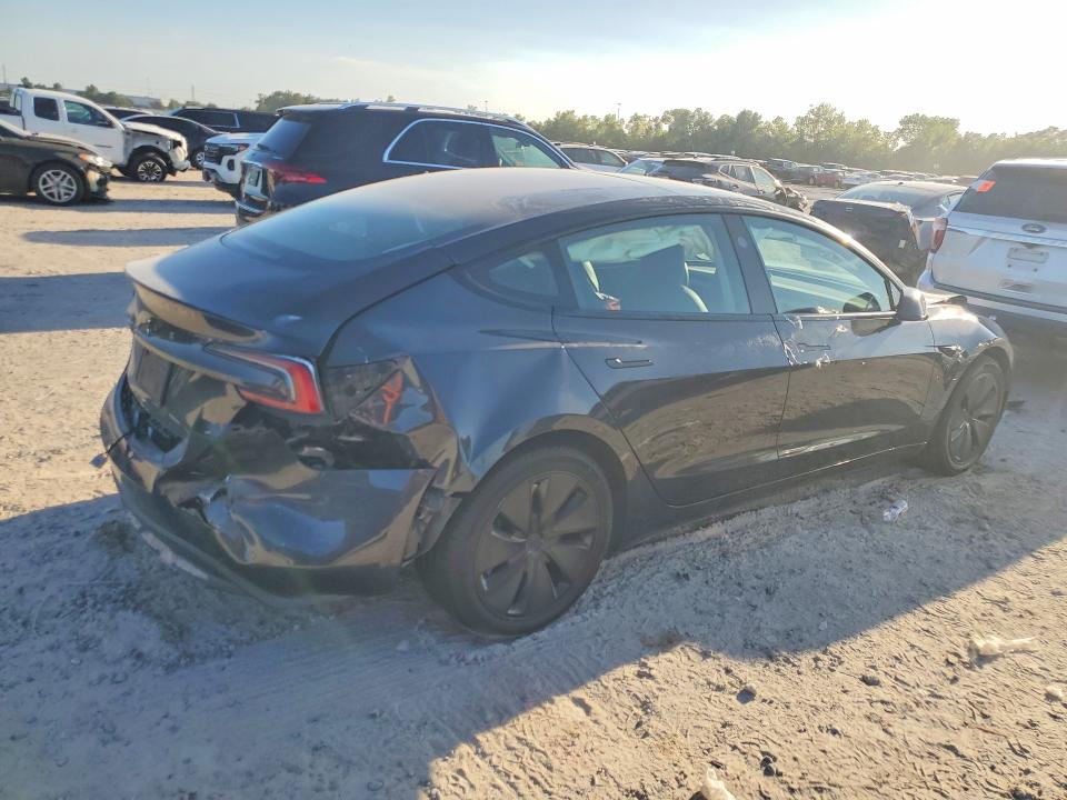 Foto 3 de la subasta – 2024 TESLA MODEL 3 con VIN 5YJ3E1EA9RF735550