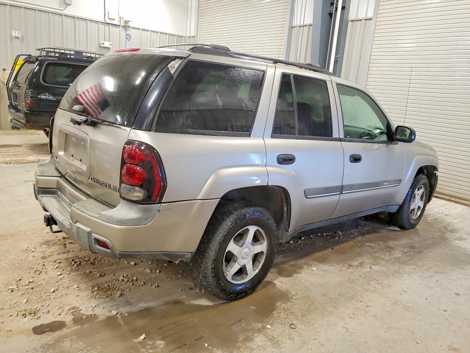 Photo 3 from auction – 2002 CHEVROLET TRAIL BLAZER with VIN 1GNDT13S422144886