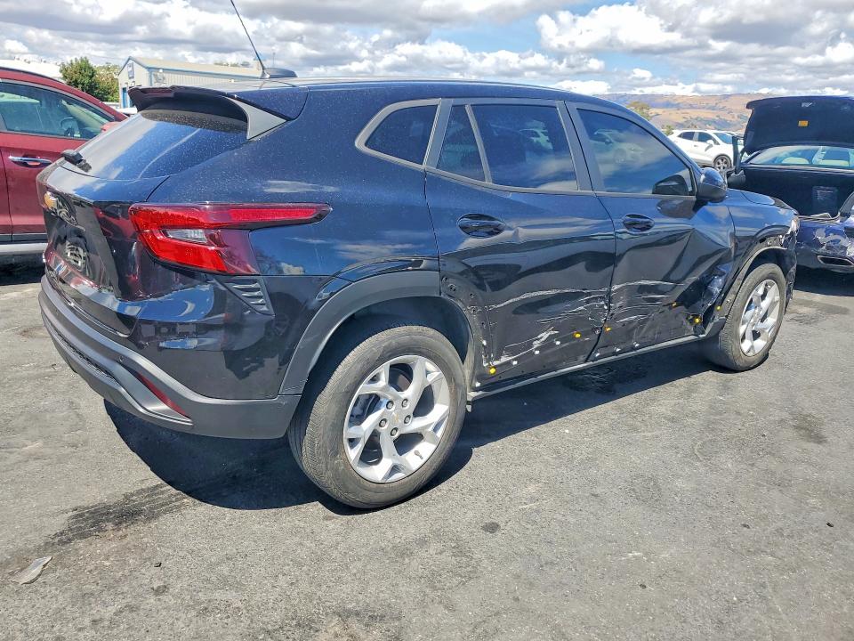 Photo 3 from auction – 2024 CHEVROLET TRAX with VIN KL77LFE29RC159255