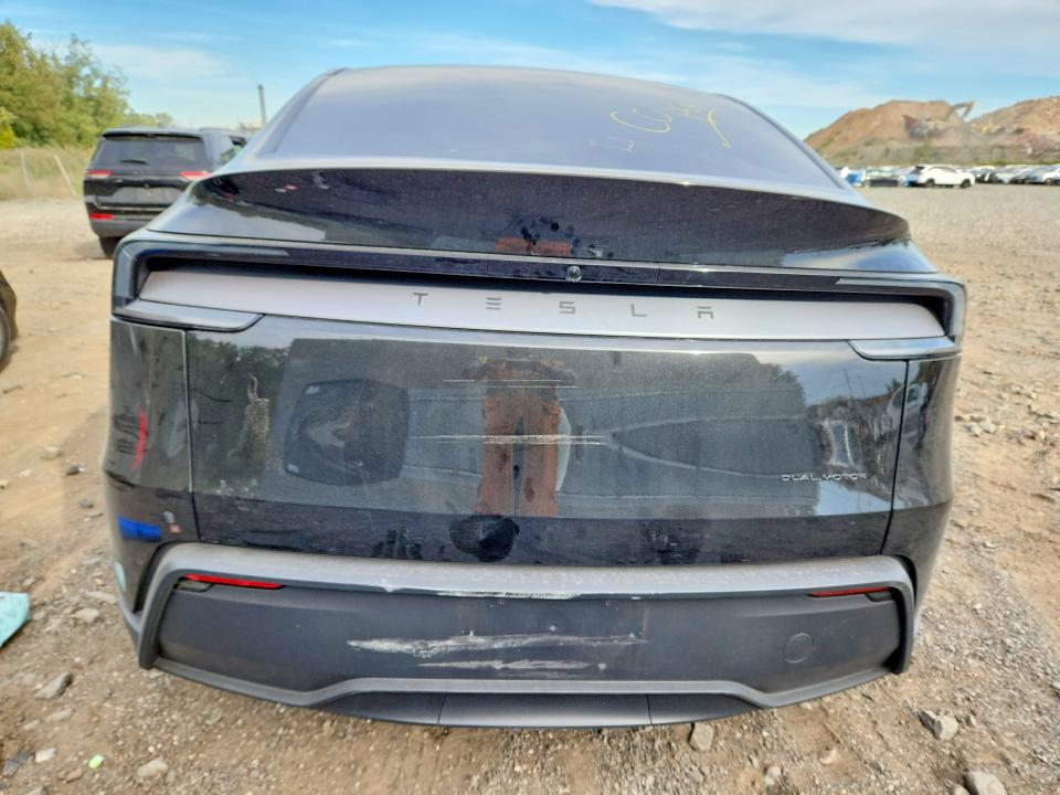 Photo 6 from auction – 2026 TESLA MODEL Y with VIN 7SAYGDEE7TF605877