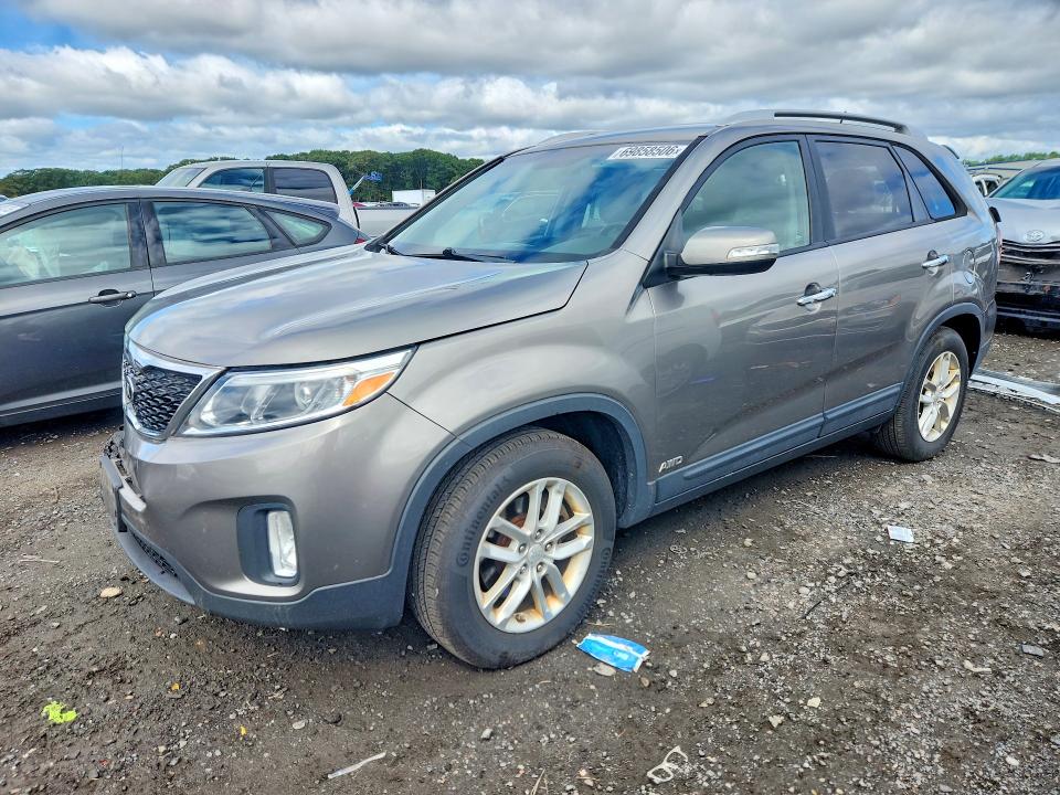 KIA SORENTO 2014 مع رقم تعريف المركبة 5XYKTCA61EG544304 - صورة من المزاد