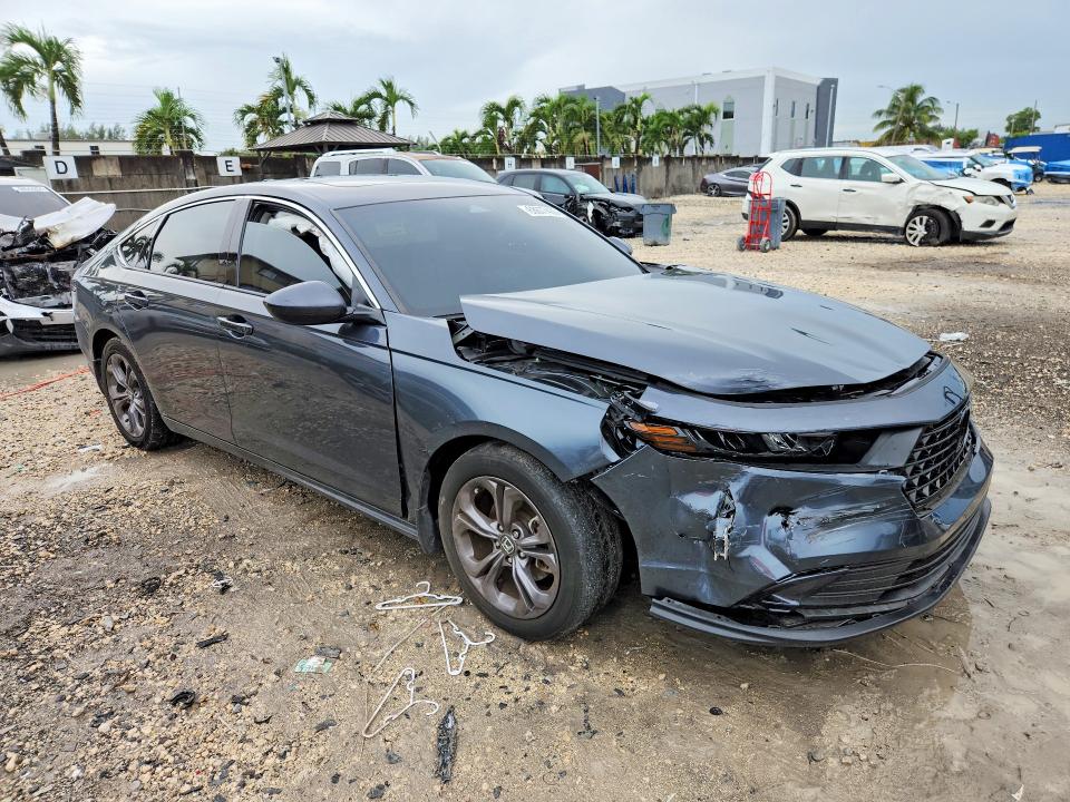 Снимка 4 от търг – 2024 HONDA ACCORD с VIN 1HGCY1F32RA061601