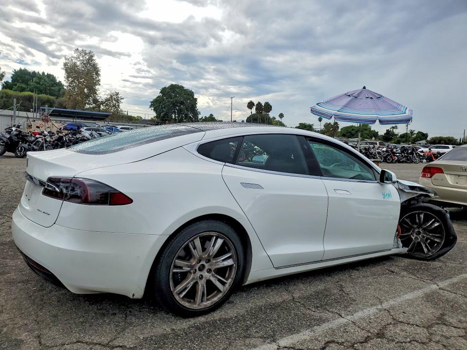 Photo 3 from auction – 2021 TESLA MODEL S with VIN 5YJSA1E2XMF423715