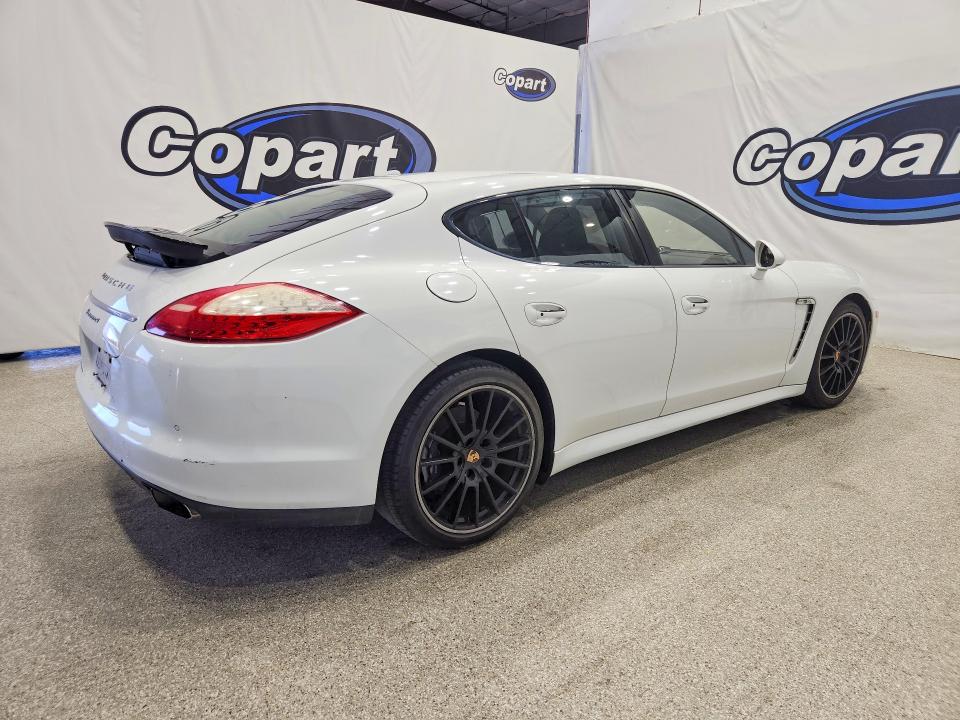 Фото 3 с аукциона – 2013 PORSCHE PANAMERA с VIN WP0AA2A75DL015641