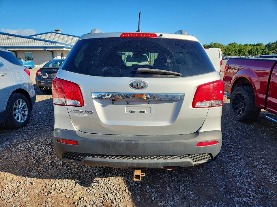 Photo 6 from auction – 2012 KIA SORENTO with VIN 5XYKTDA23CG287064