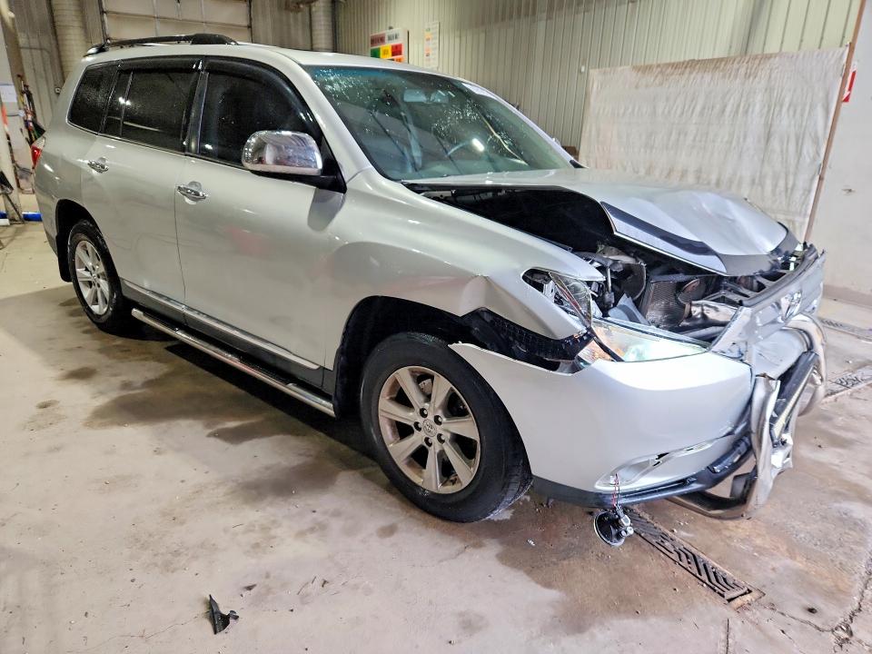 Снимка 4 от търг – 2011 TOYOTA HIGHLANDER с VIN 5TDBK3EH5BS069088