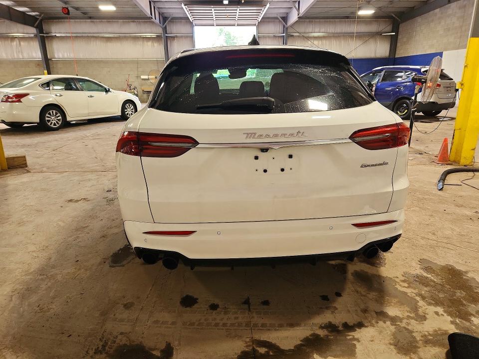 Photo 6 from auction – 2023 MASERATI GRECALE with VIN ZN682AVMXP7422310
