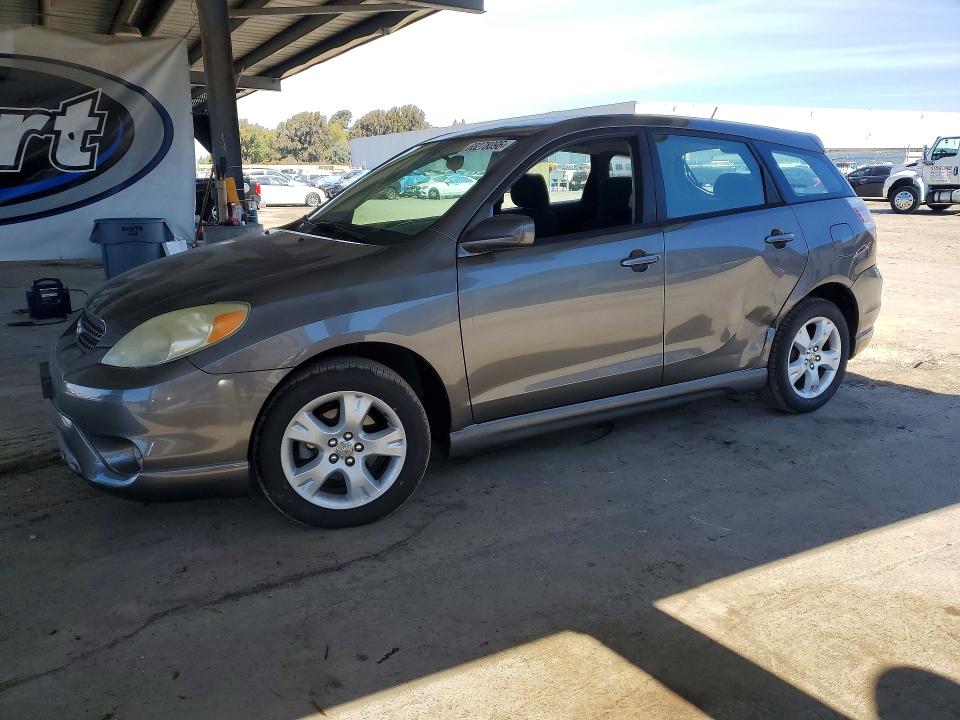 TOYOTA MATRIX 2006 z numerem VIN 2T1KR32E16C566658 - Zdjęcie z aukcji