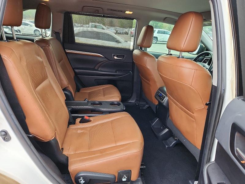 Photo 11 from auction – 2019 TOYOTA HIGHLANDER with VIN 5TDDZRFH0KS742343
