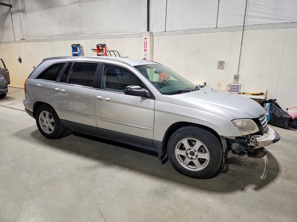 Photo 4 from auction – 2004 CHRYSLER PACIFICA with VIN 2C8GF68404R175351