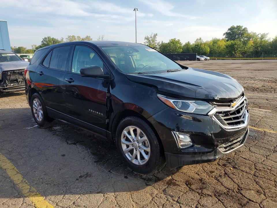 Photo 4 from auction – 2019 CHEVROLET EQUINOX with VIN 2GNAXHEV1K6117641