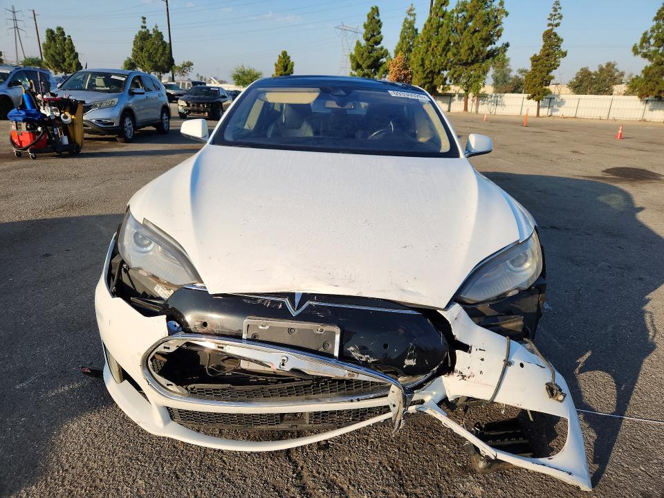 Снимка 5 от търг – 2016 TESLA MODEL S с VIN 5YJSA1E27GF125837