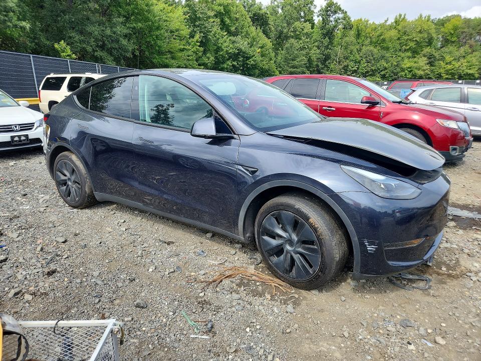 Снимка 4 от търг – 2024 TESLA MODEL Y с VIN 7SAYGDED3RF162871