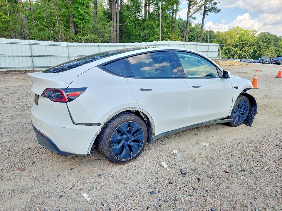 Снимка 3 от търг – 2025 TESLA MODEL Y с VIN 7SAYGDEDXSA346286