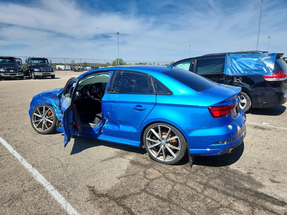 Foto 2 de la subasta – 2017 AUDI S3 con VIN WAUB1GFF5H1064922