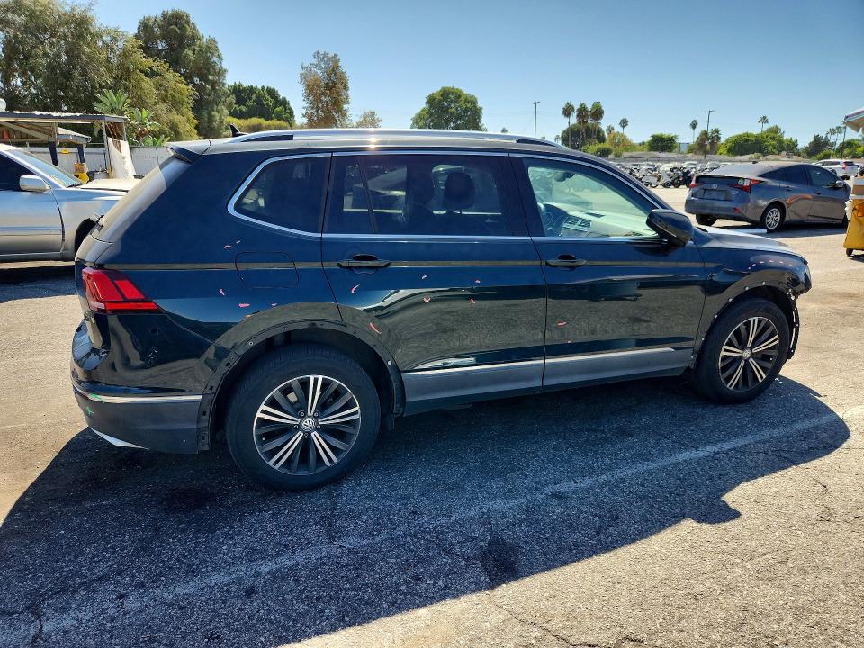 Photo 3 from auction – 2018 VOLKSWAGEN TIGUAN with VIN 3VV2B7AX7JM162943