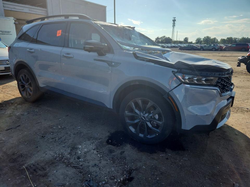 Foto 4 de la subasta – 2023 KIA SORENTO con VIN 5XYRKDLF5PG165054